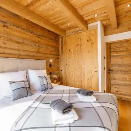 Celeste Proche Biotope Et Centre 木屋 孔布卢