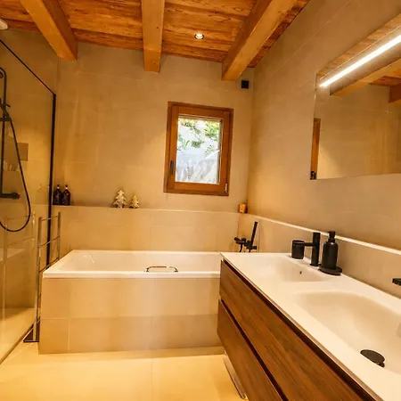 Celeste Proche Biotope Et Centre *